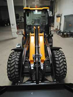 Ostatní 2024  JCB 409 (15)