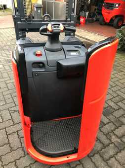 Stackers stand-on 2017  Linde D12 HP SP (3)