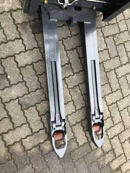 Fahrerstandstapler 2017 Linde D12 HP SP (4)