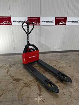 Electric Pallet Trucks 2021  Linde MT12 (4)