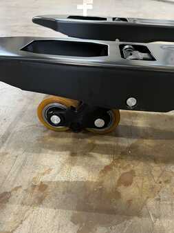 Niederhubwagen 2022  Linde MT15C (7)