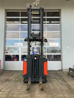 Vertikální vychystávací vozík - Linde V 48 (1)