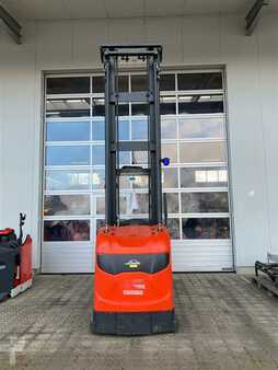 Vertikální vychystávací vozík - Linde V 48 (3)