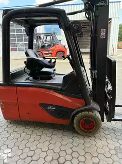 Elektrisk- 3 hjul 2021  Linde E20L (2)