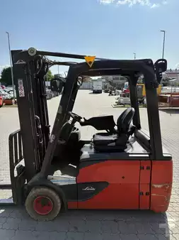 Elektrisk- 3 hjul 2021  Linde E20L (1)