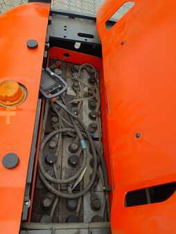 Vertical order pickers 2019  Linde V10 (5)