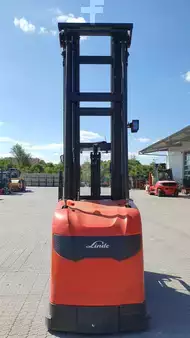 Vertikal-Kommissionierer 2018  Linde V48 (3)