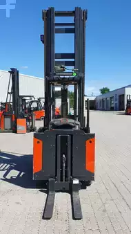 Vertikal-Kommissionierer 2018  Linde V48 (4)