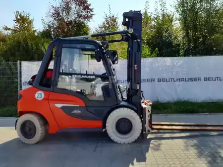 Gázüzemű targoncák 2023  Linde H50T/600 (1)