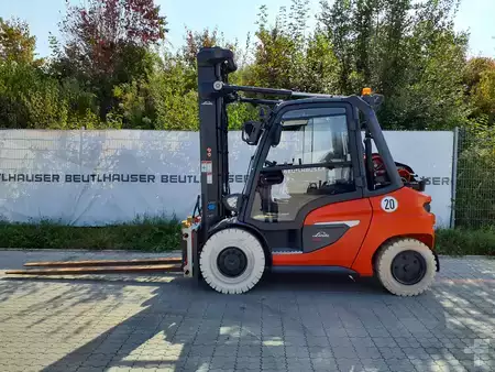 Gázüzemű targoncák 2023  Linde H50T/600 (2)