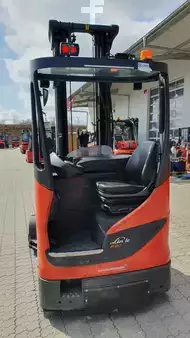 Chariots à mât rétractable 2018  Linde R20G (3)