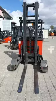 Chariots à mât rétractable 2018  Linde R20G (4)