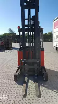 Schubmaststapler 2022  Linde R14 (4)