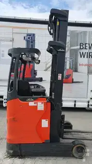 Chariots à mât rétractable 2020  Linde R12B (1)