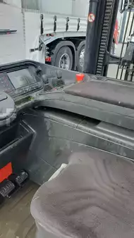 Chariots à mât rétractable 2020  Linde R12B (5)