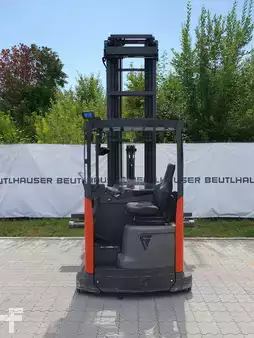 Carretilla retráctil 2018  Linde R25F (4)