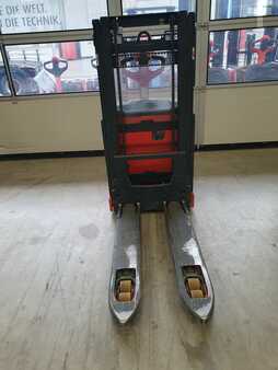 Ruční vysokozdvižný vozík 2022  Linde D08 (4)