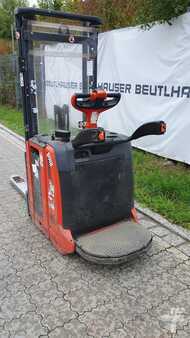 Ruční vysokozdvižný vozík 2019  Linde D12AP (3)