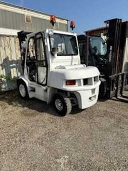 Carrelli elevatori diesel 2001  Clark CMP 50sD (1)