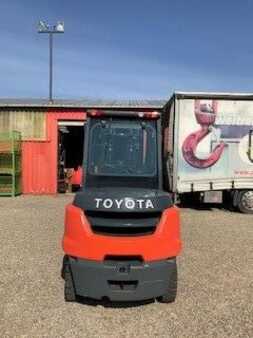 Diesel Forklifts 2017  Toyota 40-8FD 50N (3)