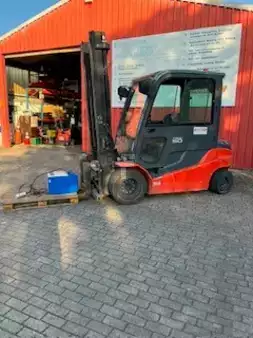 Elektro 4 Rad 2021  Toyota 8FBMT 50 (1)