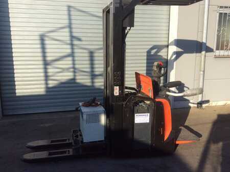 Stacker pedestre 2017  Toyota SPE160L (1)