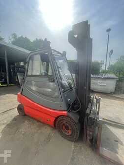 Elektro čtyřkolový VZV 2002 Linde E30-02 (3)