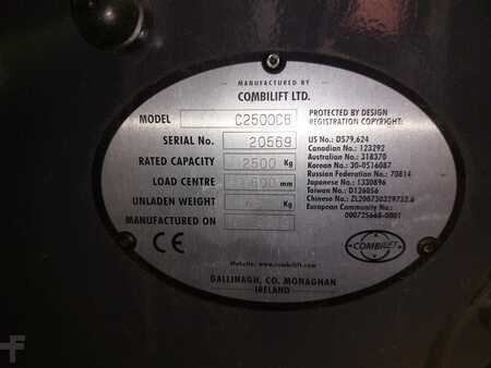 Čtyřcestný vysokozdvižný vozík 2013 Combilift C2500 (3)