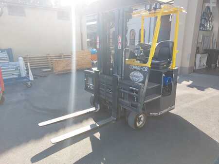 Čtyřcestný vysokozdvižný vozík 2013 Combilift C2500 (1)