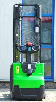 Stacker pedestre 2024  Cesab S214 (1)