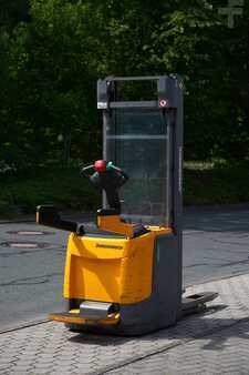 Stacker pedestre 2016  Jungheinrich ERC216 (1)