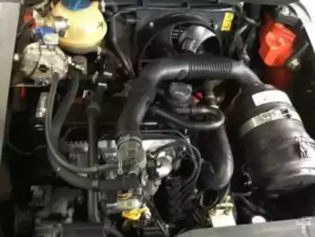 Empilhador a gás 2015  Linde H16T-01 (4)