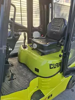 Treibgasstapler 2022  Clark GTS25 (2)