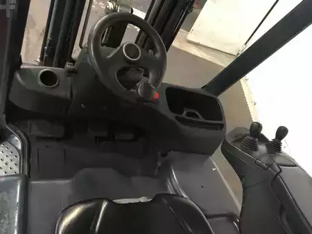 Elektromos 4 kerekű 2017  Linde E20PH-02 (2)