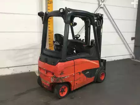 Elektromos 4 kerekű 2017  Linde E20PH-02 (4)