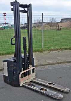 Pallet Stackers 1999  Crown WF 2000-1,25 TF (1)