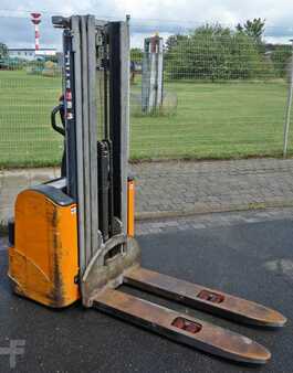 Hochhubwagen 2011  Still EGV 16 (1)