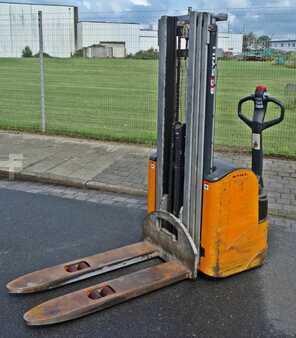 Hochhubwagen 2011  Still EGV 16 (2)