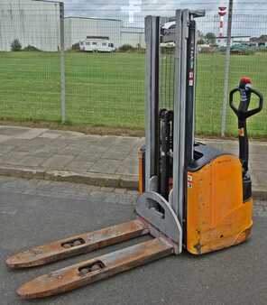 Stacker pedestre 2010  Still EGV 16 (2)