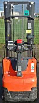 Stacker pedestre 2016  BT SWE 120 L (2)