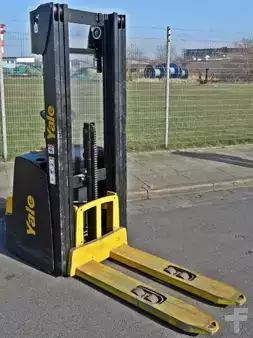 Ruční vysokozdvižný vozík 2023  Yale MS 14 (1)