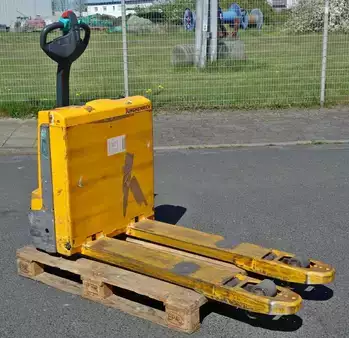 Lavtløftende truck 2017  Jungheinrich EJE 114 i (1)