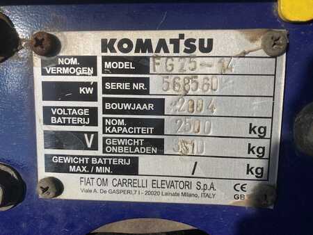 Wózki spalinowe/benzyna 2004  Komatsu FG25-14 (10)