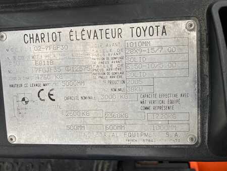 Chariot élévateur gaz 2005  Toyota 02-7FGF30 (10)