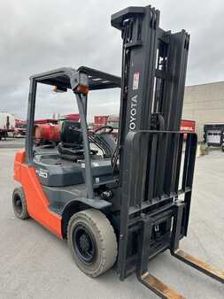 LPG Forklifts 2013  Toyota 02-8FGF20 (2)