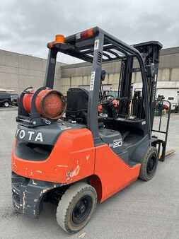 LPG Forklifts 2013  Toyota 02-8FGF20 (3)