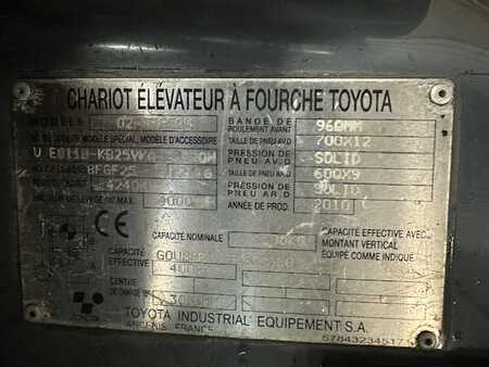 Chariot élévateur gaz 2010  Toyota 02-8FGF25 (11)