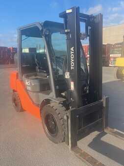 LPG Forklifts 2011  Toyota 02-8FGF30 (3)