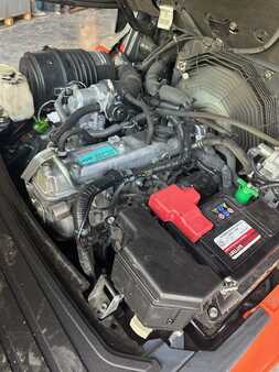 Chariot élévateur gaz 2014  Toyota 02-8FGF30 (16)