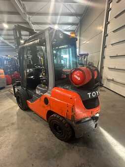 LPG Forklifts 2014  Toyota 02-8FGF30 (3)